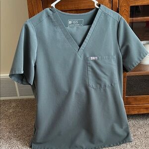 Stylish and comfortable Figs scrubs (a set). Size M. GUC